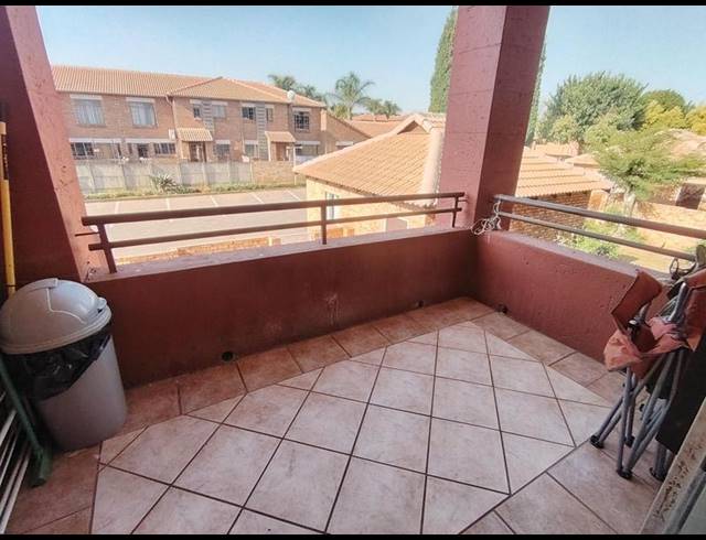 2 BEDROOM PROPERTY TO RENT IN DIE HOEWES